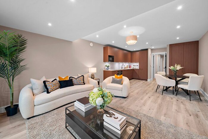 2 Bedroom Flat For Sale In Flat Abbotswood Place, Streatham, SW16