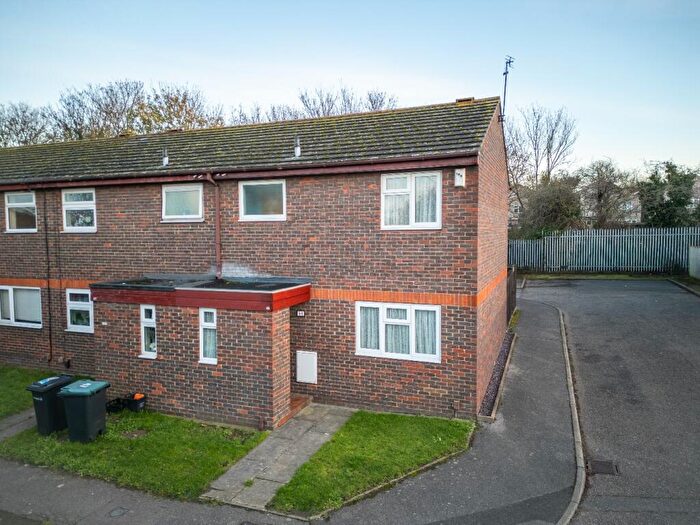 3 Bedroom End Of Terrace House For Sale In Orchard Road, Northfleet, Gravesend, Kent, DA11