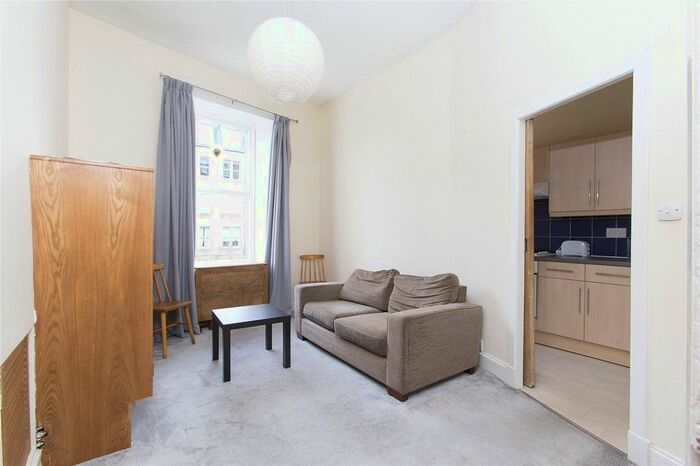 2 Bedroom Flat To Rent In Marchmont Crescent, Edinburgh, EH9