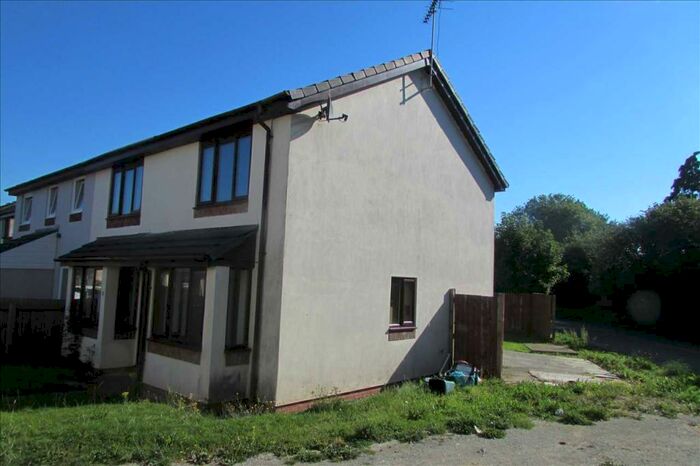 3 Bedroom Semi-Detached House For Sale In Perrotts Road, SA70