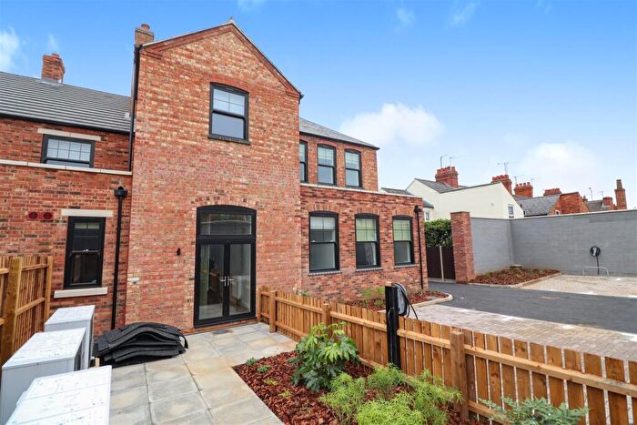 1 Bedroom Apartment To Rent In Windmill Road, Rushden, NN10