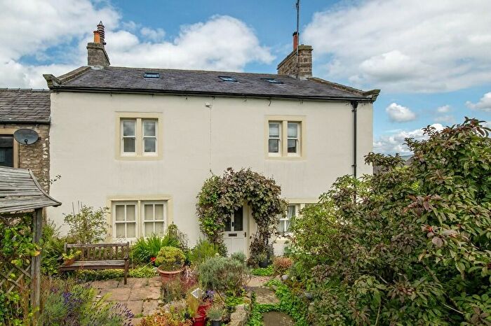 5 Bedroom Semi Detached House For Sale In Rathmell, Settle, BD24