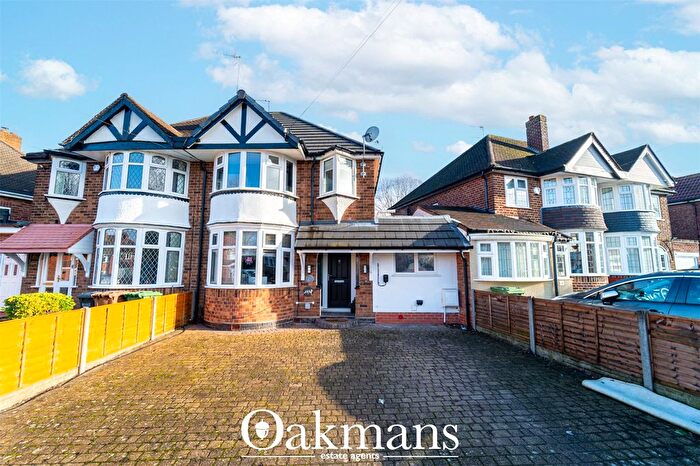3 Bedroom Semi Detached House For Sale In Coverdale Road, Solihull, West Midlands, B92