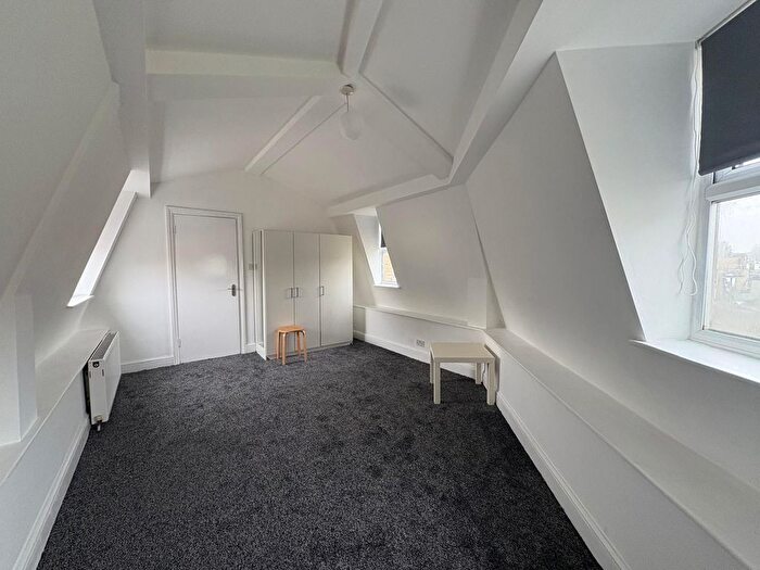 1 Bedroom Flat To Rent In Blackstock Road, London, N4