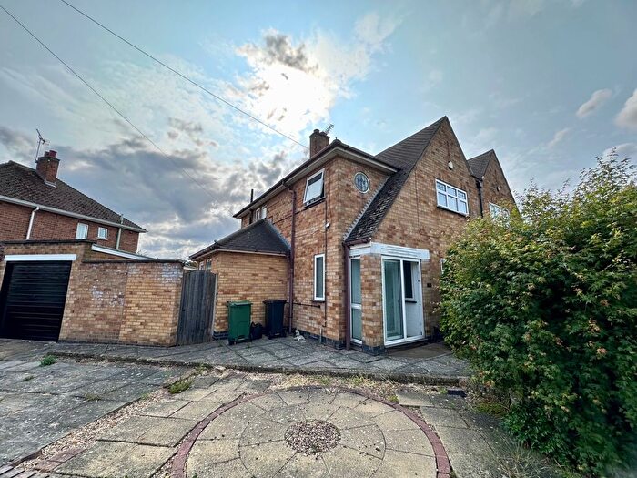 3 Bedroom Semi-Detached House To Rent In Saltersgate Drive, Leicester, LE4