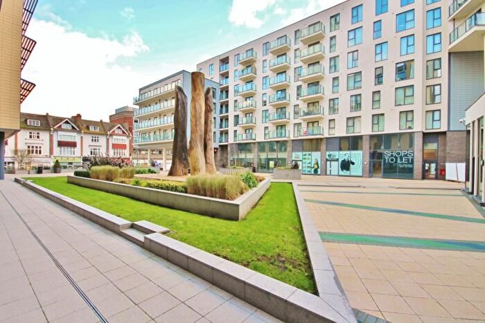 1 Bedroom Flat To Rent In Guildford Road, Woking, Surrey, GU22