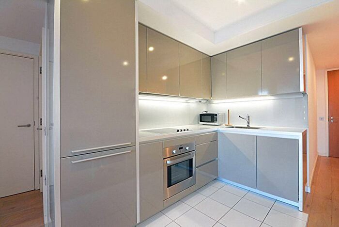 1 Bedroom Flat To Rent In Walworth Road, Borough, London, SE1