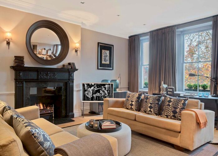 2 Bedroom Flat To Rent In Cadogan Square, London, SW1X