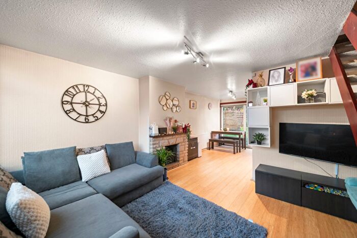 2 Bedroom End Terrace House For Sale In Swan Road, West Drayton, UB7