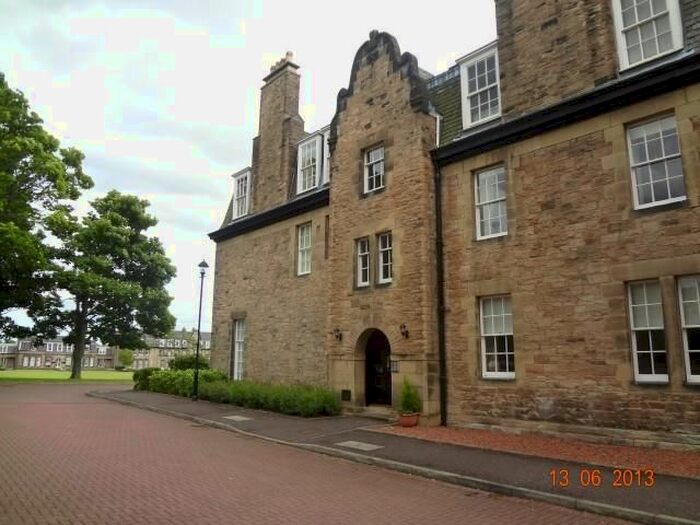 2 Bedroom Flat To Rent In East Suffolk Park, Edinburgh, EH16