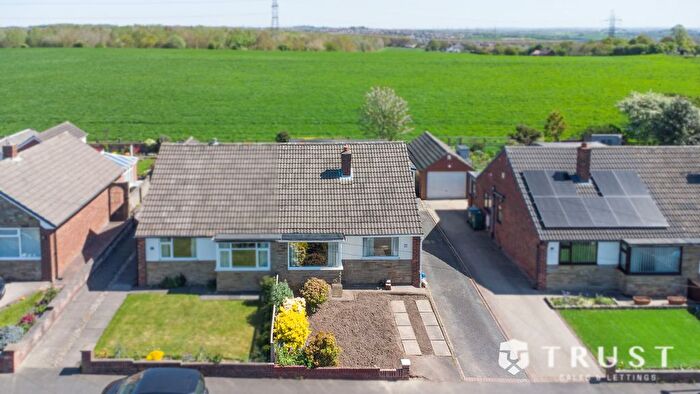 3 Bedroom Semi-Detached Bungalow For Sale In Manor Farm Drive, Soothill, WF17