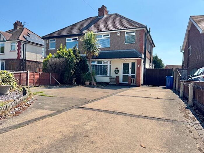 2 Bedroom Semi-Detached House For Sale In Yarborough Road, Grimsby, DN34