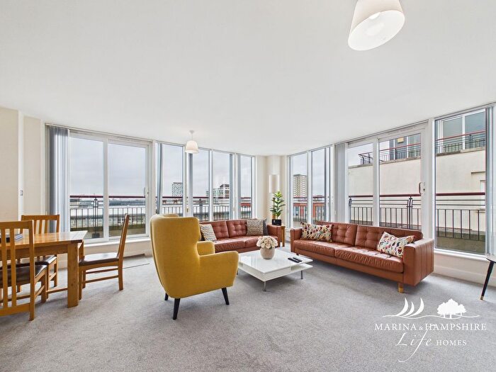 3 Bedroom Flat To Rent In Anson Court, Gunwharf Quays, PO1