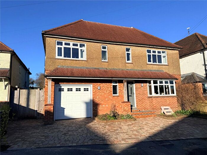 4 Bedroom Detached House For Sale In Tor Road, Farnham, Surrey, GU9