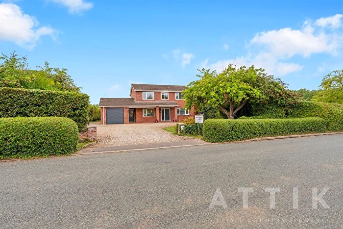 4 Bedroom Detached House For Sale In High Street, Wicklewood, Wymondham, NR18