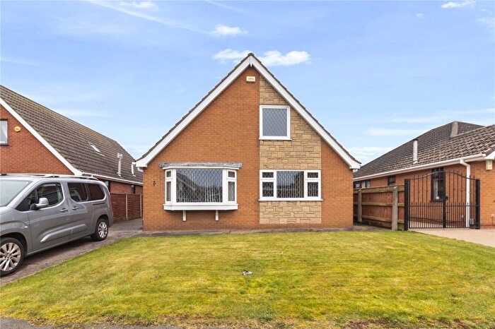 3 Bedroom Country House To Rent In Cambrian Way, Holton-Le-Clay, DN36