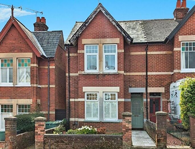 2 Bedroom Apartment For Sale In Mill Hill Road, Cowes, Isle Of Wight, PO31