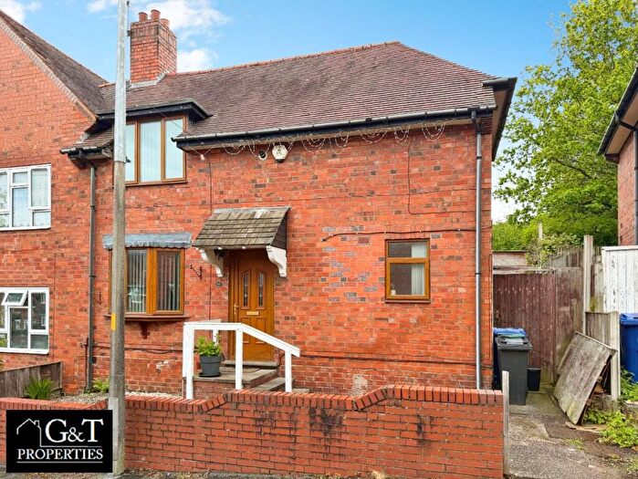 3 Bedroom Semi-Detached House For Sale In Bath Road, Brierley Hill, DY5