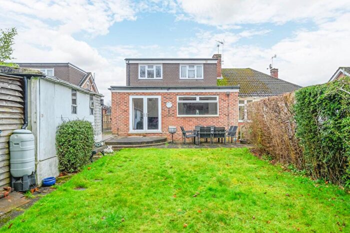 4 Bedroom Semi Detached House For Sale In Foxlake Road, West Byfleet, KT14