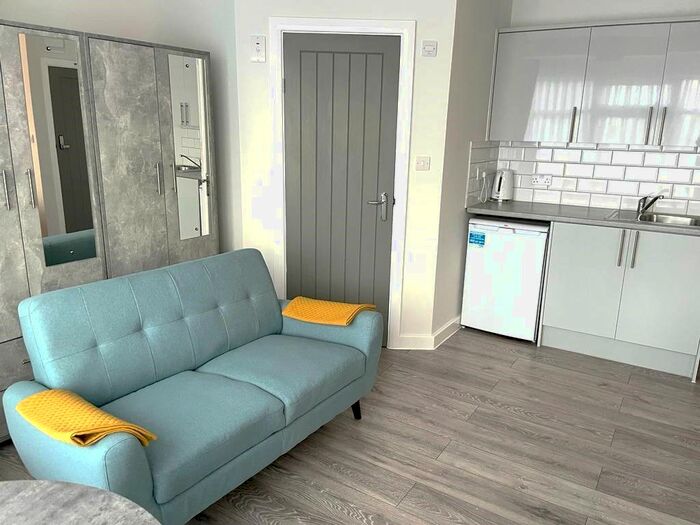 Studio To Rent In King Edwards Road, London, N9