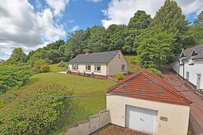 3 Bedroom Detached Bungalow For Sale In Hen Street, Bradninch, EX5