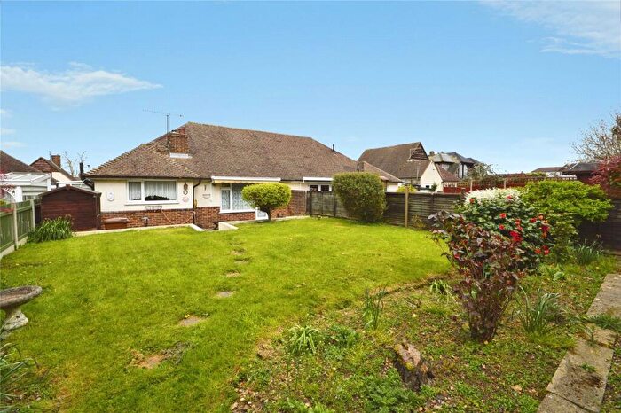 2 Bedroom Bungalow For Sale In Broadwood Road, Chattenden, Rochester, Kent, ME3