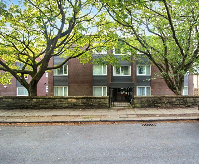 2 Bedroom Apartment For Sale In Second Floor Flat, Woodville Court, Leeds, West Yorkshire, LS8