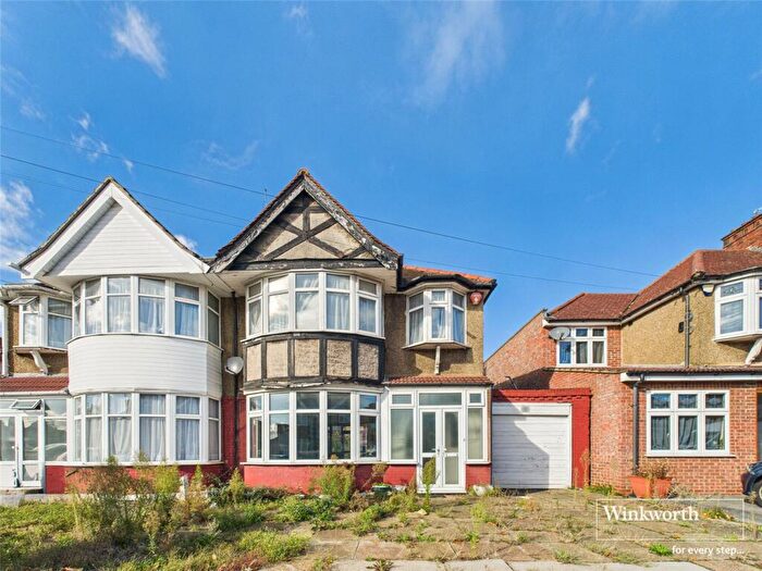 3 Bedroom Semi Detached House For Sale In Valley Drive, Kingsbury, London, NW9
