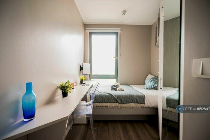 Studio To Rent In Old Oak Lane, London, NW10