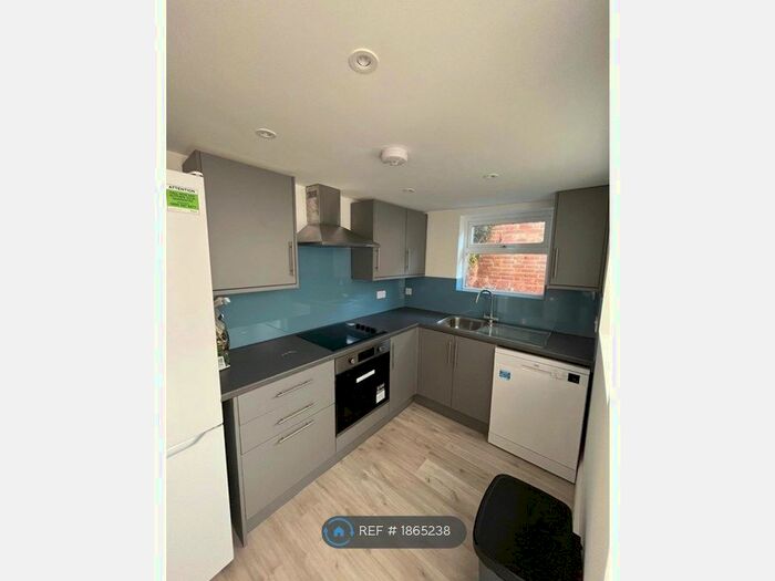 3 Bedroom Terraced House To Rent In Hoopern Street, Exeter, EX4