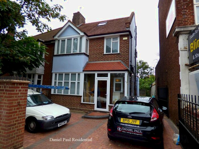 1 Bedroom Semi-Detached House To Rent In Western Avenue, Acton, London, W3