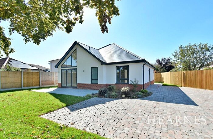 2 Bedroom Detached Bungalow For Sale In Horsham Avenue, Bournemouth, BH10