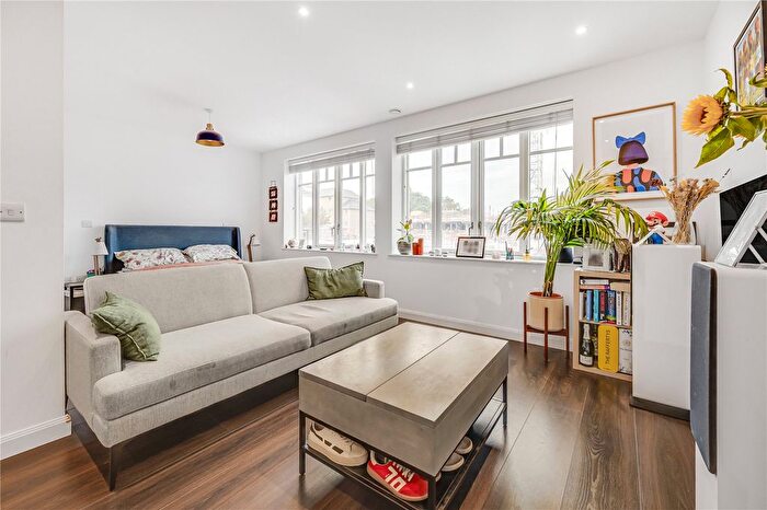 Studio For Sale In Carnwath Road, London, SW6