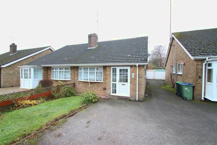 2 Bedroom Semi-Detached Bungalow To Rent In Beechwood Road, Smethwick, B67