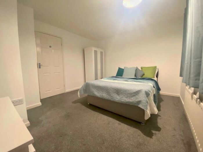 2 Bedroom Apartment To Rent In Student Apartment - Ravendale Drive, Lincoln, LN2