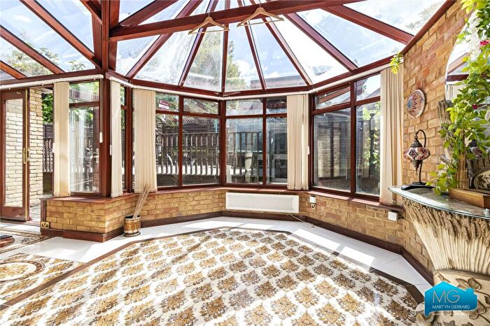 4 Bedroom House To Rent In Brook Walk, East Finchley, London, N2