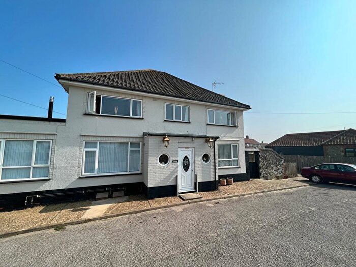 3 Bedroom Maisonette To Rent In Coast Road, Bacton, Norwich, NR12