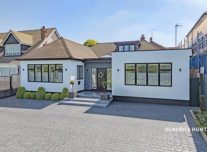 4 Bedroom Detached House For Sale In Nursery Road, Loughton, IG10
