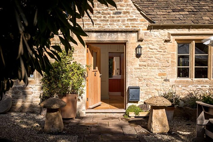 3 Bedroom Property For Sale In Ferndale Barns, Lower Swell, GL54