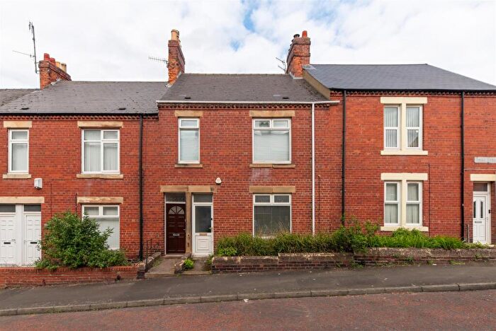 2 Bedroom Flat For Sale In York Street, Pelaw, Gateshead, NE10