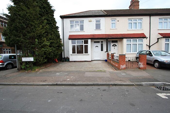 4 Bedroom End Of Terrace House To Rent In Frimley Gardens, Mitcham, CR4