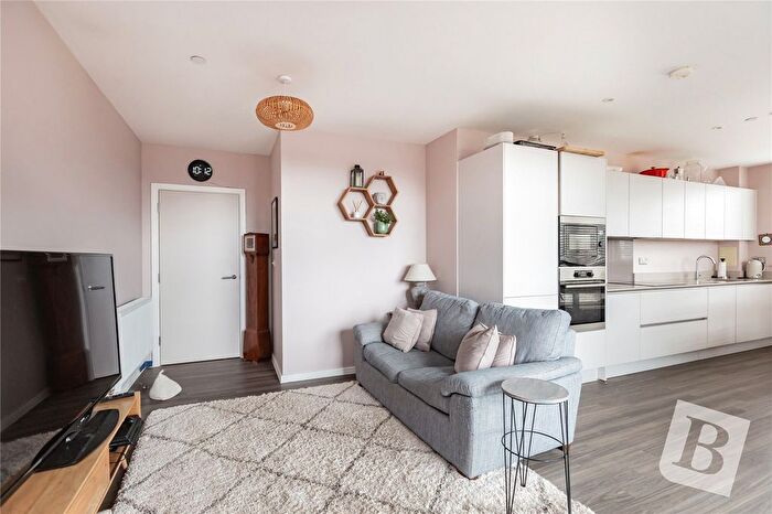 2 Bedroom Flat For Sale In Braithwaite House, Walthamstow, E17