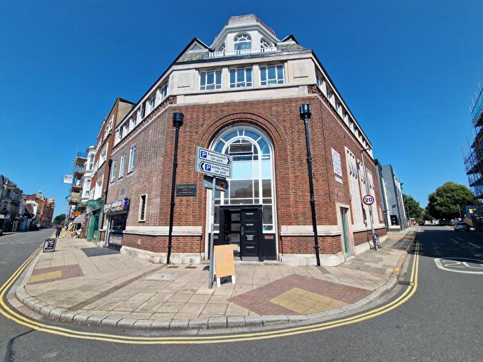 1 Bedroom Apartment For Sale In Osborne Road, Southsea, Hampshire, PO5