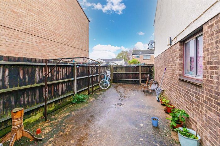 1 Bedroom Flat For Sale In Northmead Road, Slough, SL2