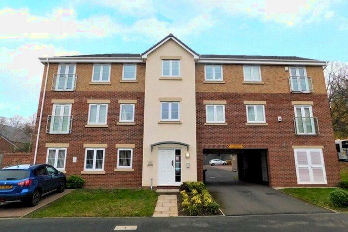 2 Bedroom Apartment To Rent In Golden Orchard, Halesowen, West Midlands, B62