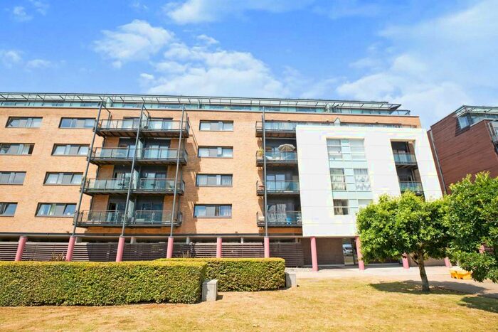2 Bedroom Apartment To Rent In Jones Point House, Ferry Court, CF11