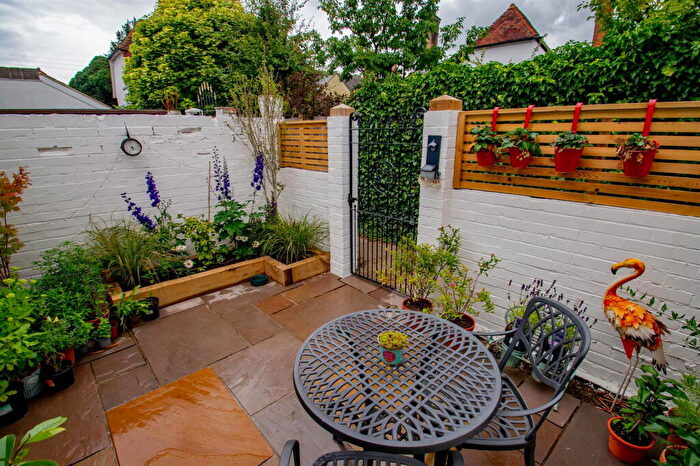 2 Bedroom Cottage To Rent In High Street, Silsoe, Bedford, MK45