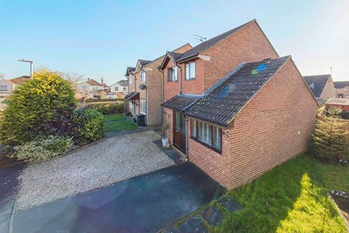 3 Bedroom Detached House For Sale In Evergreens Close, Swindon, Wiltshire, SN3