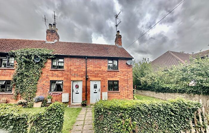 2 Bedroom Cottage To Rent In River Lane, Milton Ernest, MK44