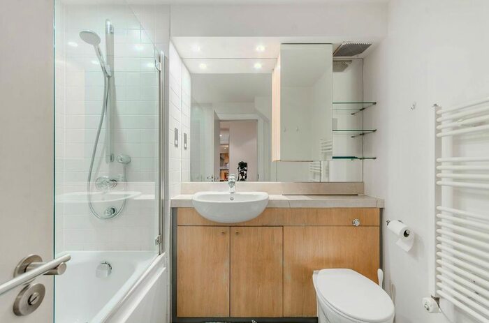 2 Bedroom Flat To Rent In High Holborn, Bloomsbury, London, WC1V